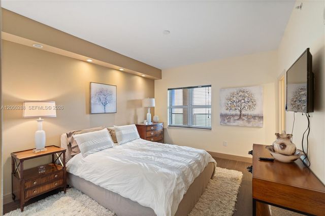 3330 NE 190th St 712, Aventura, FL 33180