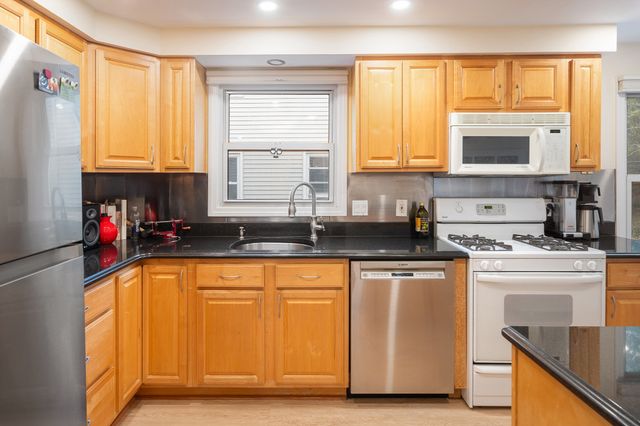 29 Pinecliff Road 29, Boston, MA 02132