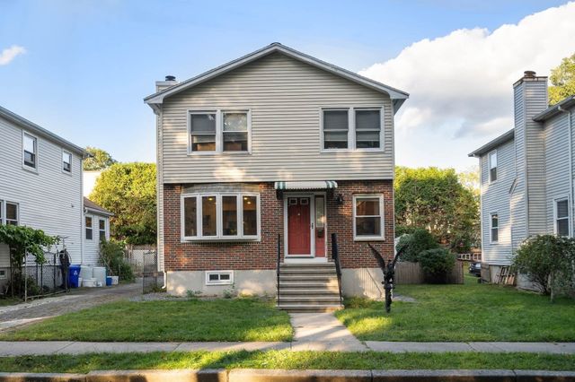 29 Pinecliff Road 29, Boston, MA 02132