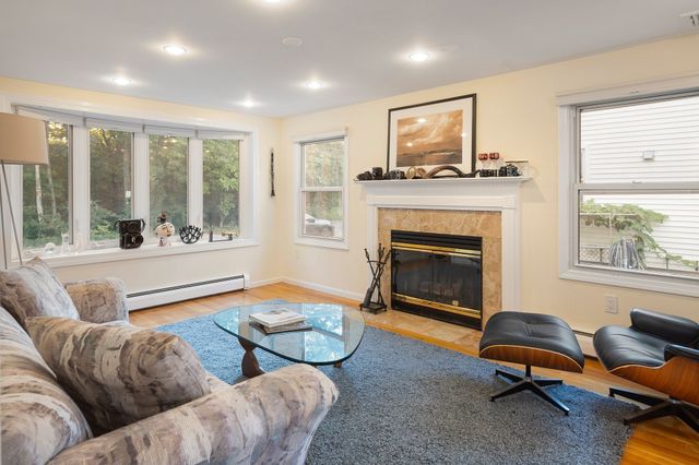 29 Pinecliff Road 29, Boston, MA 02132