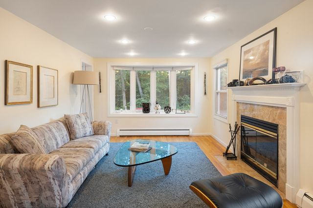 29 Pinecliff Road 29, Boston, MA 02132