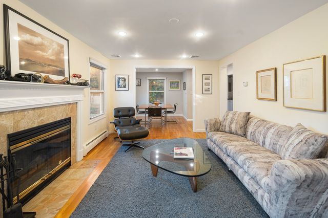 29 Pinecliff Road 29, Boston, MA 02132