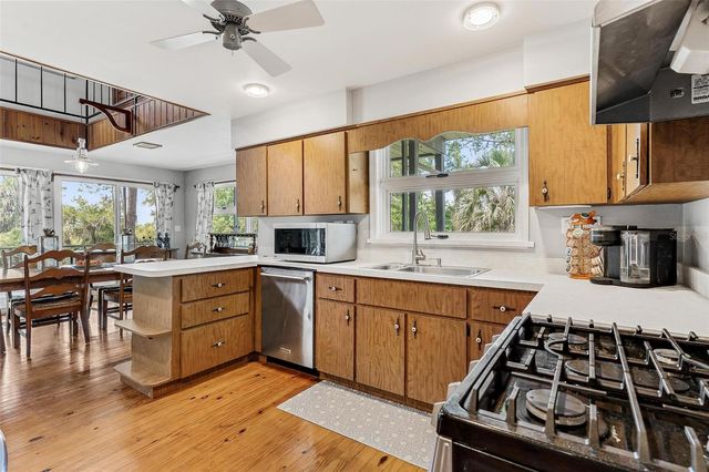 7373 CIRCLE DRIVE, Lady Lake, FL 32159