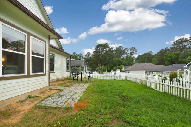 206 Iris, Livingston, TX 77351