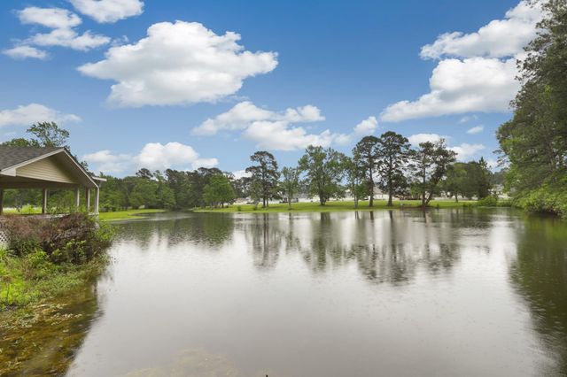 206 Iris, Livingston, TX 77351