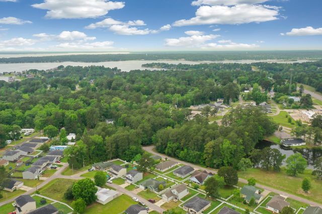 206 Iris, Livingston, TX 77351