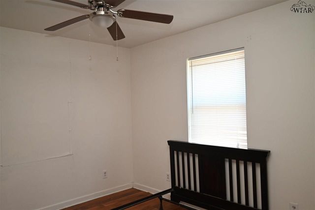 1956 N HWY 79, Wichita Falls, TX 76301