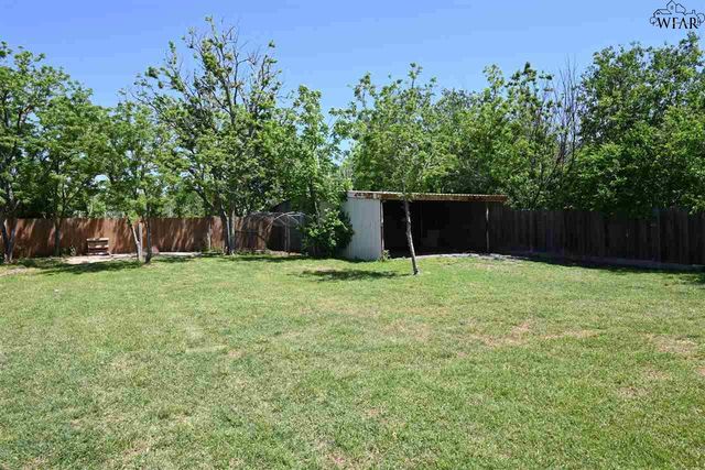 1956 N HWY 79, Wichita Falls, TX 76301