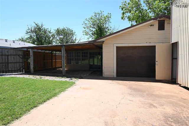 1956 N HWY 79, Wichita Falls, TX 76301