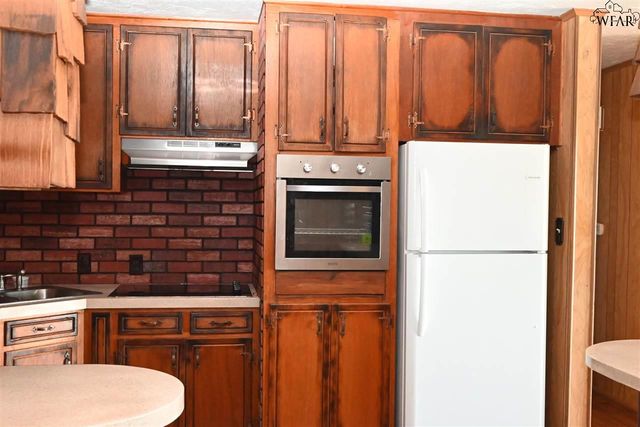 1956 N HWY 79, Wichita Falls, TX 76301