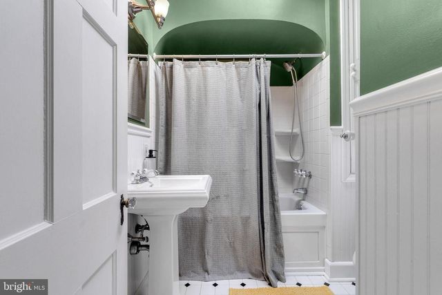 706 E LAKE AVE, Baltimore, MD 21212