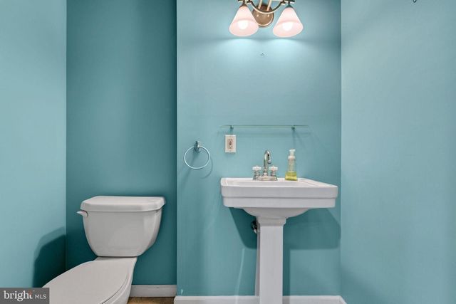 706 E LAKE AVE, Baltimore, MD 21212