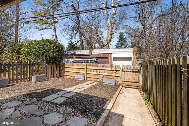 706 E LAKE AVE, Baltimore, MD 21212