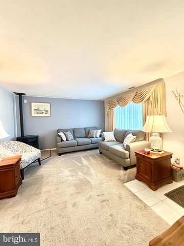 619 BEAUMONT RD, Fairless Hills, PA 19030