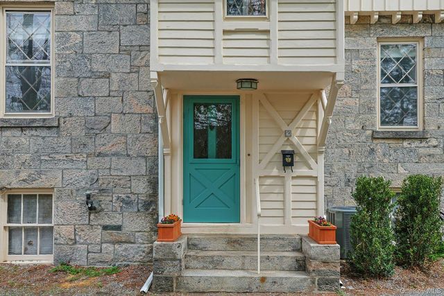 9 Strawberry Lane, Irvington, NY 10533
