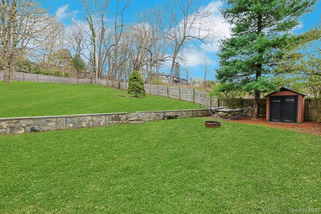 9 Strawberry Lane, Irvington, NY 10533