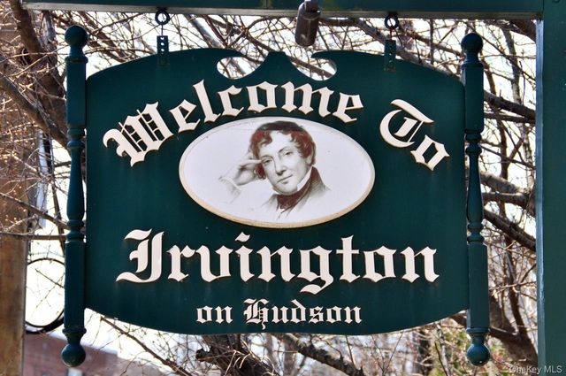 9 Strawberry Lane, Irvington, NY 10533