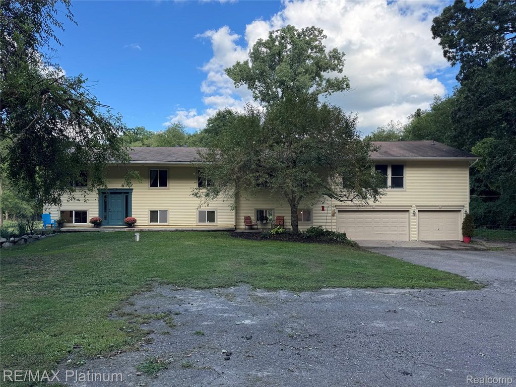 2805 Harmony Lane, Milford Charter Township, MI 48380