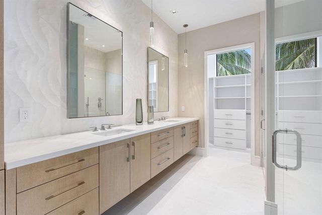 471 Royal Palm Way, Boca Raton, FL 33432