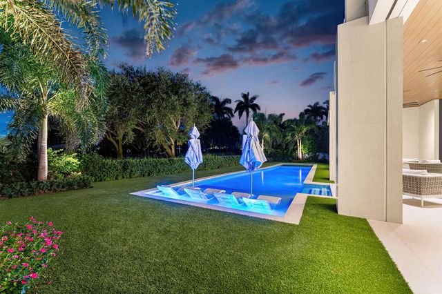 471 Royal Palm Way, Boca Raton, FL 33432