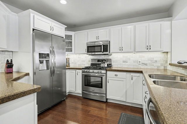 923 W Savidge Street, Spring Lake Vllg, MI 49456