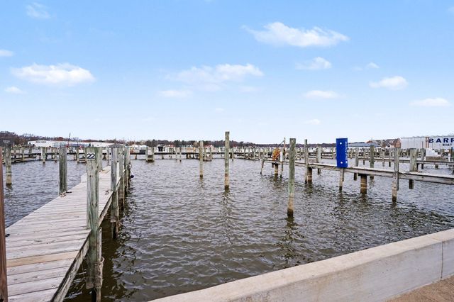 923 W Savidge Street, Spring Lake Vllg, MI 49456