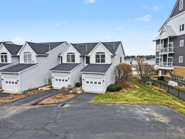 923 W Savidge Street, Spring Lake Vllg, MI 49456