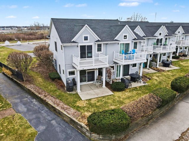 923 W Savidge Street, Spring Lake Vllg, MI 49456