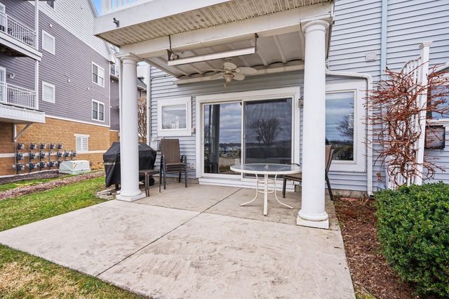 923 W Savidge Street, Spring Lake Vllg, MI 49456