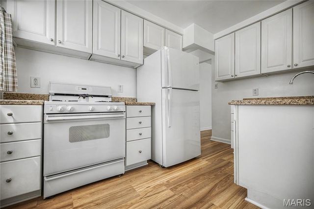 10725 Saint Lawrence Lane, St Ann, MO 63074