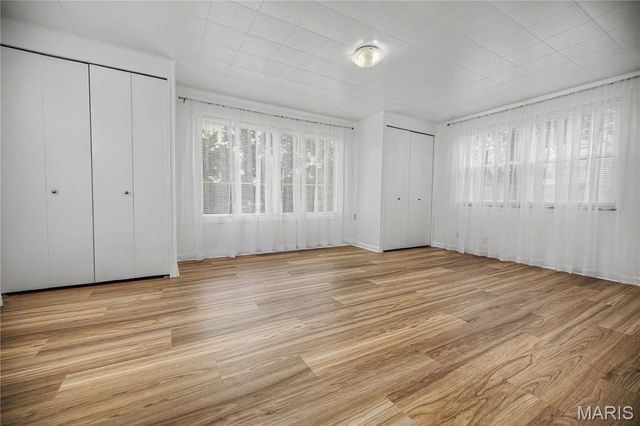 10725 Saint Lawrence Lane, St Ann, MO 63074