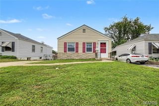10725 Saint Lawrence Lane, St Ann, MO 63074