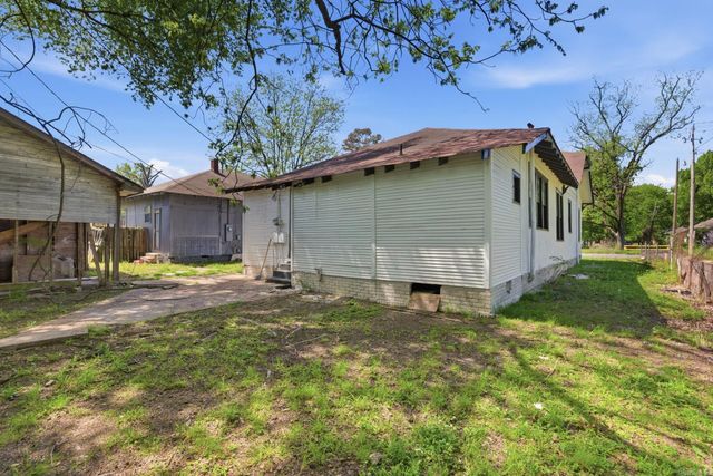 2115 S Cherry St, Pine Bluff, AR 71601