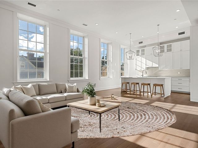 20 Mechanic Square 3, Marblehead, MA 01945