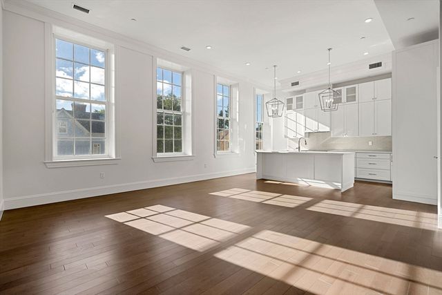 20 Mechanic Square 3, Marblehead, MA 01945