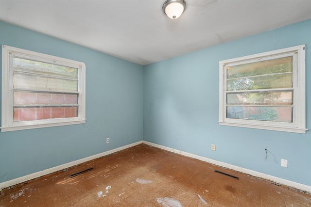 1037 Inverness Dr, Wichita, KS 67218
