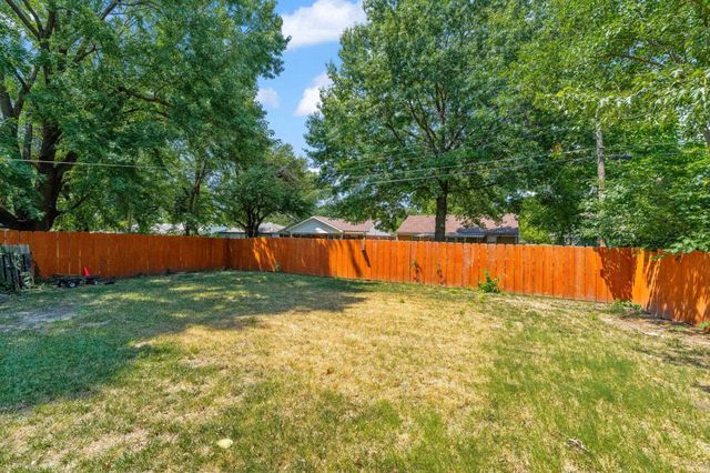1037 Inverness Dr, Wichita, KS 67218