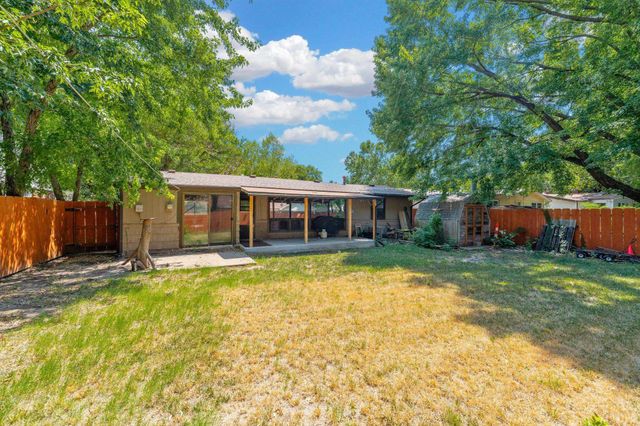 1037 Inverness Dr, Wichita, KS 67218