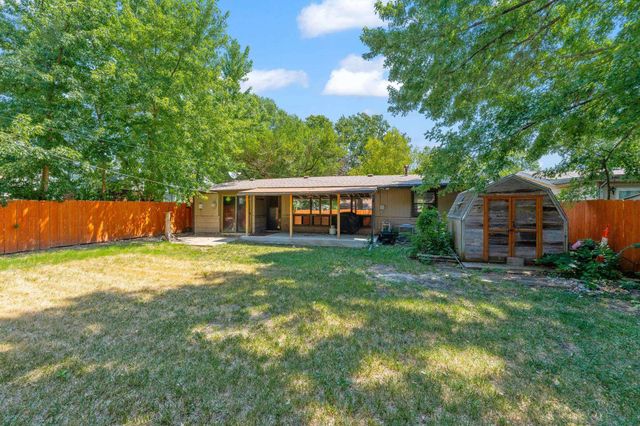 1037 Inverness Dr, Wichita, KS 67218