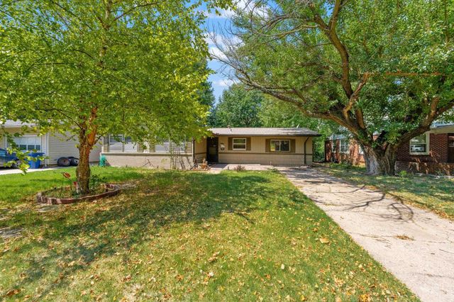1037 Inverness Dr, Wichita, KS 67218