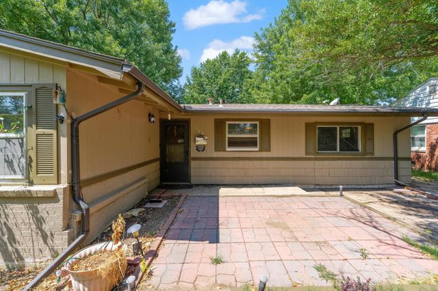 1037 Inverness Dr, Wichita, KS 67218