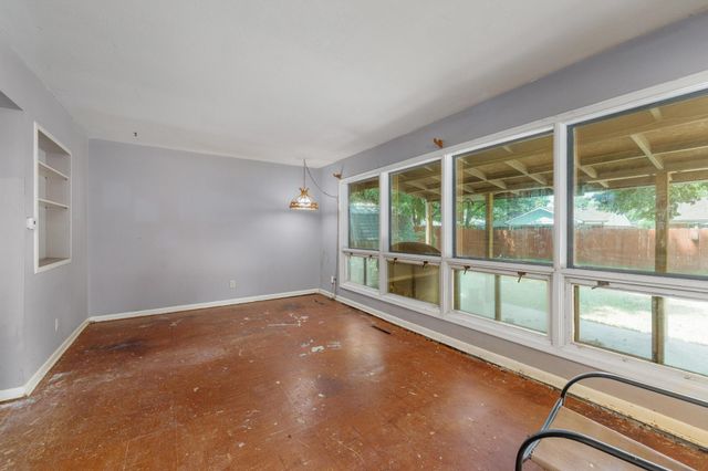 1037 Inverness Dr, Wichita, KS 67218