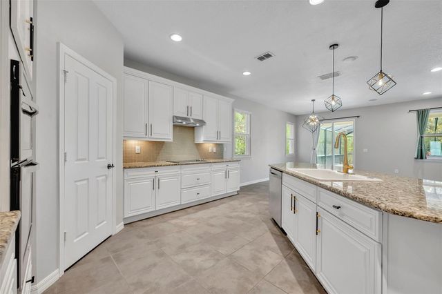 8013 BOWERY DRIVE, Winter Garden, FL 34787