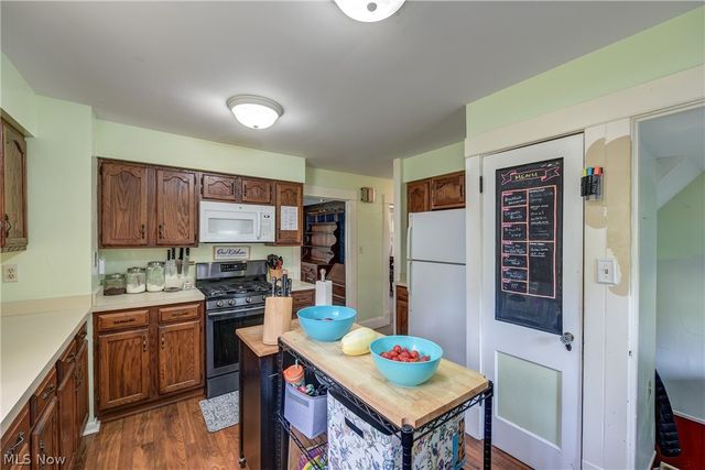 8424 Usher Road, Olmsted Falls, OH 44138