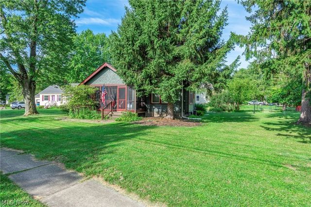 8424 Usher Road, Olmsted Falls, OH 44138