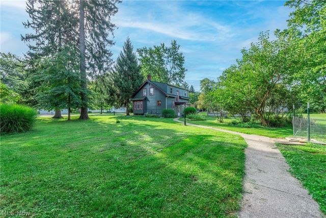 8424 Usher Road, Olmsted Falls, OH 44138