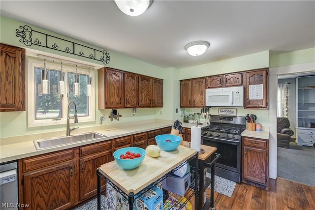 8424 Usher Road, Olmsted Falls, OH 44138