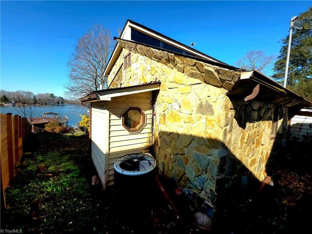 220 Yachtsman Drive, Salisbury, NC 28146