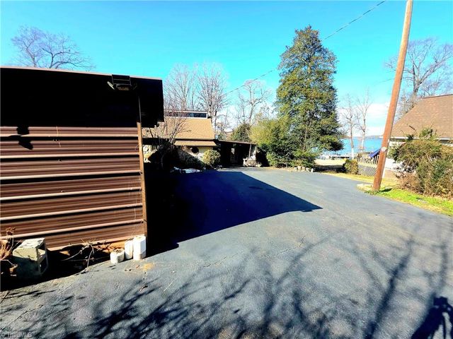 220 Yachtsman Drive, Salisbury, NC 28146