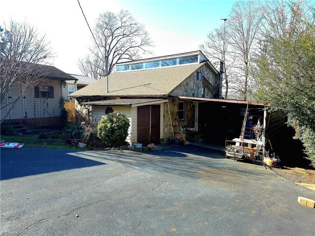 220 Yachtsman Drive, Salisbury, NC 28146